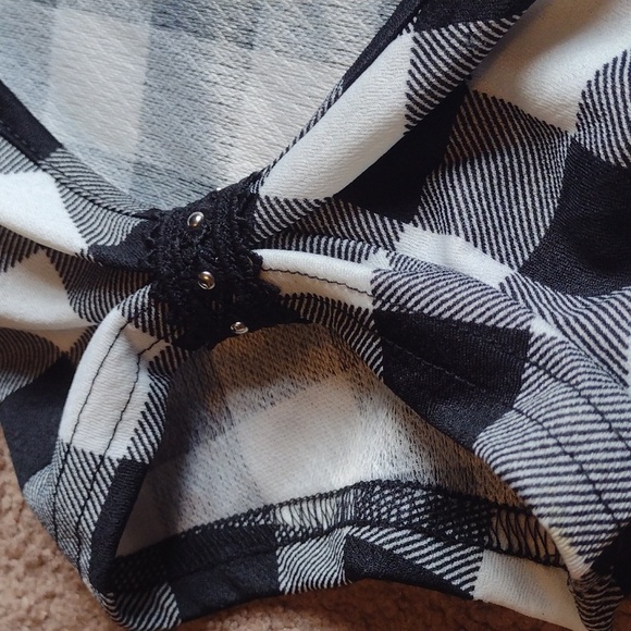 Checkered Lace Up Top - Picture 3 of 7